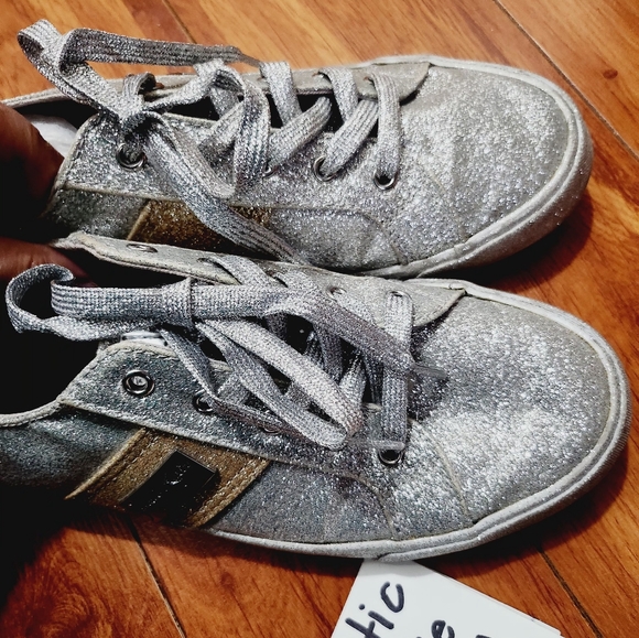 SoLD!Kendall & Kylie sneakers - Picture 8 of 8
